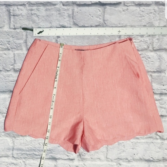 Coral scallop hem shorts - Picture 2 of 3
